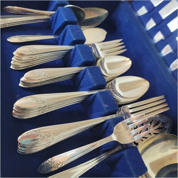 Vtg 1940s Silverware Set QUEEN BESS Tudor Plate ONEIDA Flatware 51 Pieces AS IS - Picture 10 of 15